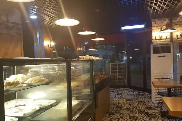 Bizim Ekmek &amp; Pasta Cafe - Resim 15