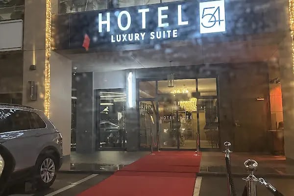 HOTEL 54 Luxury Suite - Cadde 54 AVYM - Resim 10