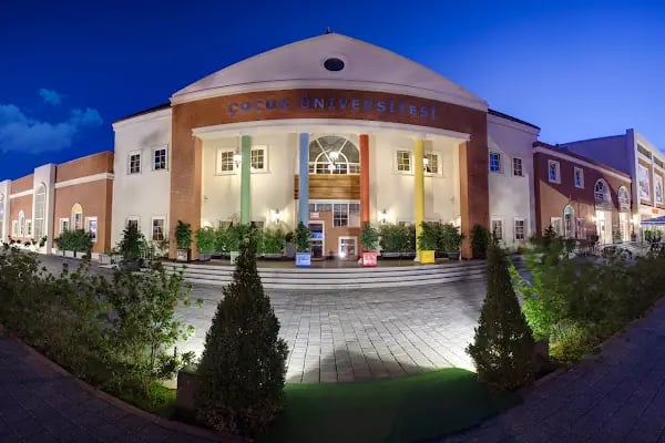 ULUSLARARASI ÇOCUK ÜNİVERSİTESİ TURGUT ÖZAL - Resim 1