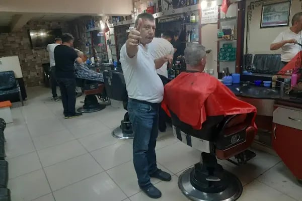 Ayhan Ak HairStudio - Resim 6