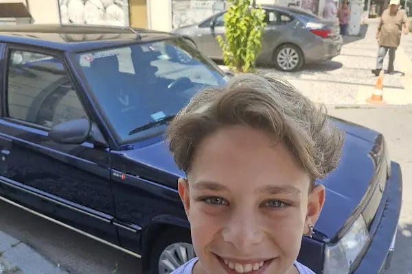 Ayhan Ak HairStudio - Resim 19