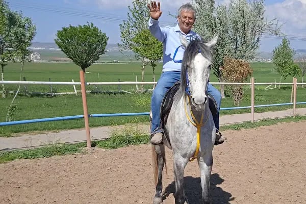 Batman At Çiftliği ve Binicilik Merkezi - Cafe, Restaurant - Resim 16