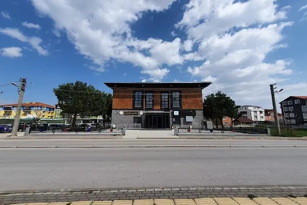 Gölcük Belediyesi Yazlık Kültür Merkezi - Resim 1