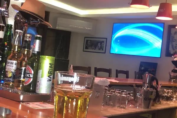 The Local Pub - Resim 12