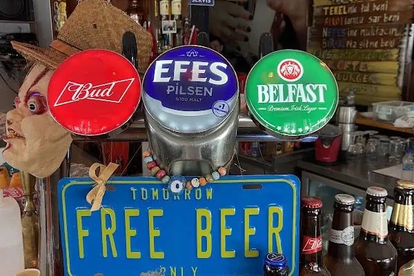 The Local Pub - Resim 5