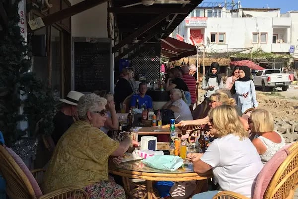 The Local Pub - Resim 7