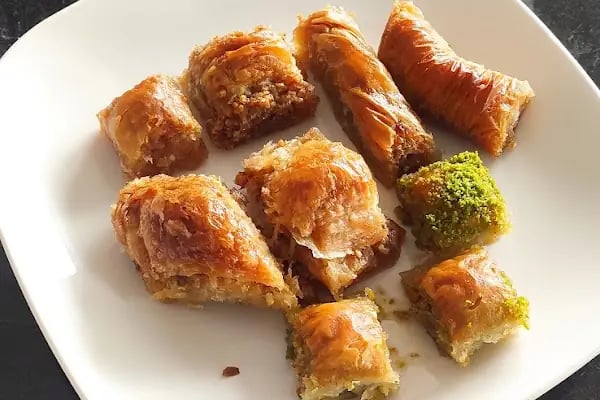 Demre Maraşım Restoran Çorba ev yemekleri. еда суп десерт. Home cooking soup dessert . Hausmannskost Suppe Dessert Eis - Resim 17
