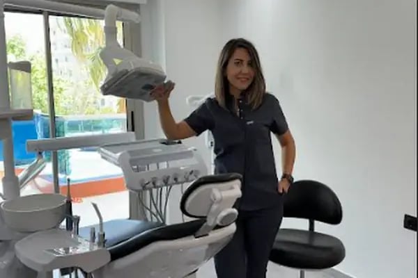 Dt. Gamze Bayındır | İzmir Diş Hekimi, İmplant, Zirkonyum, Gülüş Tasarımı - Resim 6