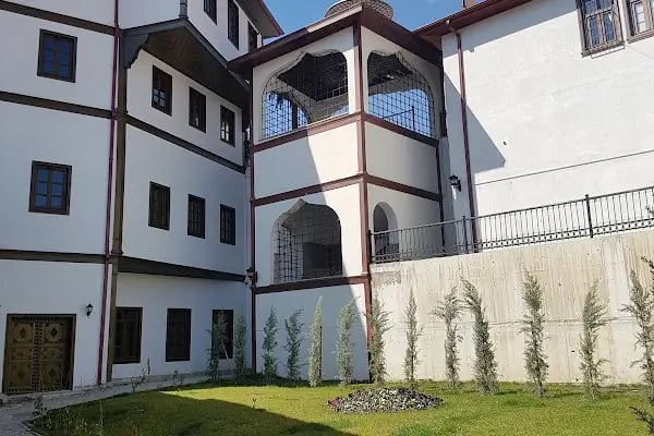 Şeyh İzzettin Cami - Resim 20
