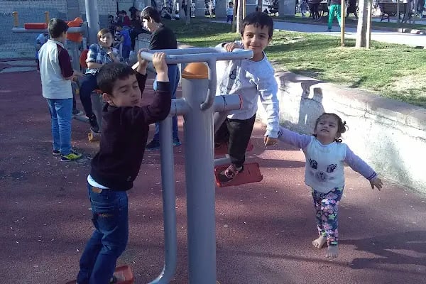 Yenikent Mustafa Akboğa Kapalı Yüzme Havuzu - Resim 13