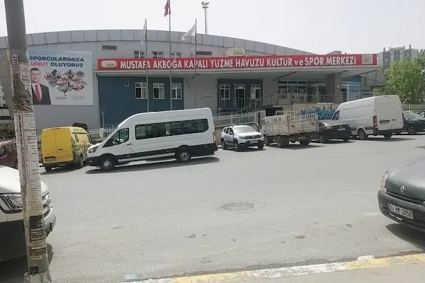 Yenikent Mustafa Akboğa Kapalı Yüzme Havuzu - Resim 1