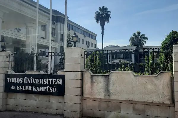 Toros Üniversitesi Bahçelievler Kampüsü - Resim 13