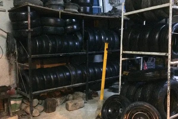 Lastikci Enes Bozova Polat Oto Lastik Atolyesi - Resim 2