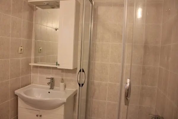 L'isola Guesthouse - Resim 4