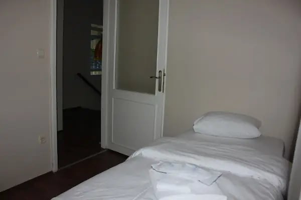L'isola Guesthouse - Resim 2