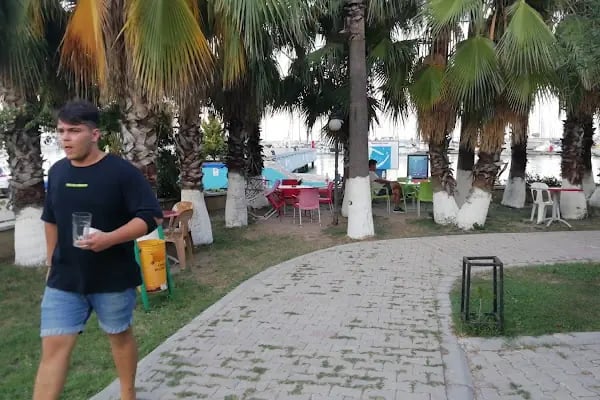 Kafe Selçuk Ailesi - Resim 3
