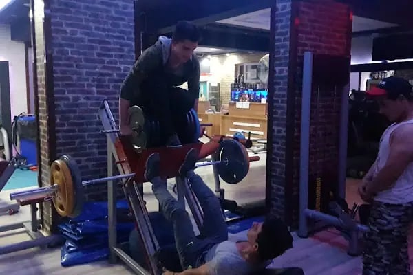 Sağlam Vücut Spor Merkezi - Resim 17