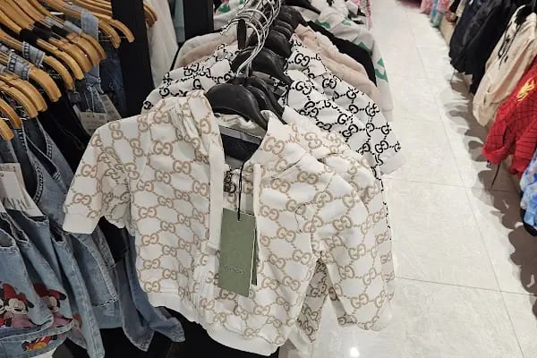 Lara Shopping - Resim 16