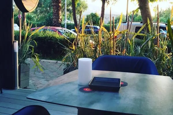 Qinn Lounge - Resim 15