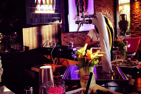 Qinn Lounge - Resim 3