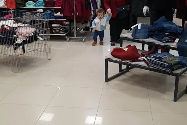 Yenişehir AVM - Resim 12
