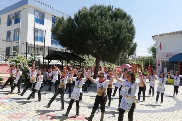 Muzaffer Tuzcuoğlu İmam Hatip Lisesi - Resim 1