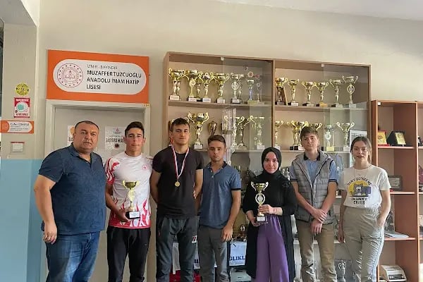 Muzaffer Tuzcuoğlu İmam Hatip Lisesi - Resim 2