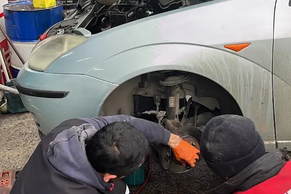Aydın Oto Elektrik tamir bakım casrol yağ degişim merkezi lastik ve akü servisi - Resim 10
