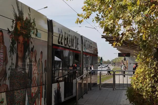 Bostanlı Tramvay Durağı - Resim 3