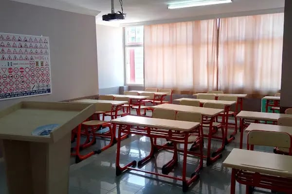 Özel Ünal Işık Sürücü Kursu &amp; Psikoteknik Adana - Resim 4