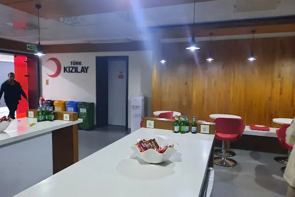 Türk Kızılayı Çapa Kan Bağışı Merkezi - Resim 9
