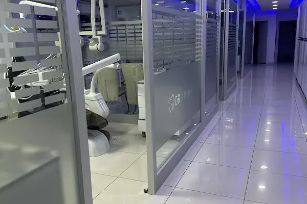 Özel DR.MR Klinik Ağız ve Diş Sağlığı Polikliniği - Halkalı Merkez - Resim 14