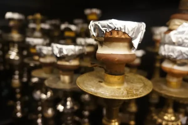 Tarihi Tophane Çınaraltı Nargile Cafe - Resim 8