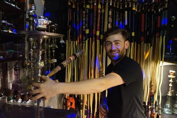 Tarihi Tophane Çınaraltı Nargile Cafe - Resim 6