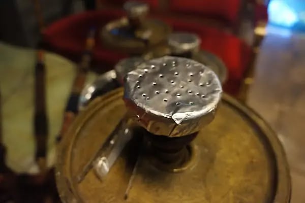 Tarihi Tophane Çınaraltı Nargile Cafe - Resim 20