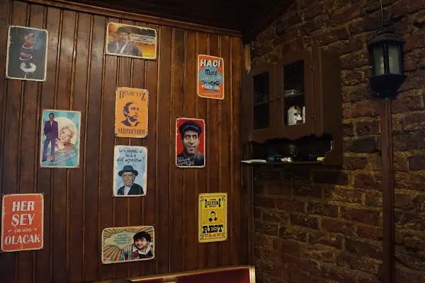 Tarihi Tophane Çınaraltı Nargile Cafe - Resim 7