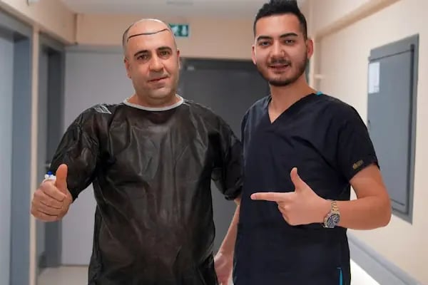 Esteweal Hair Clinic Saç Ekimi - Resim 15