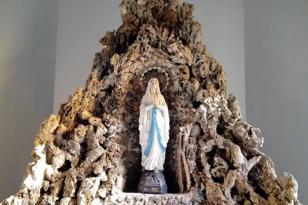 Alsancak Katolik Kilisesi - Resim 11