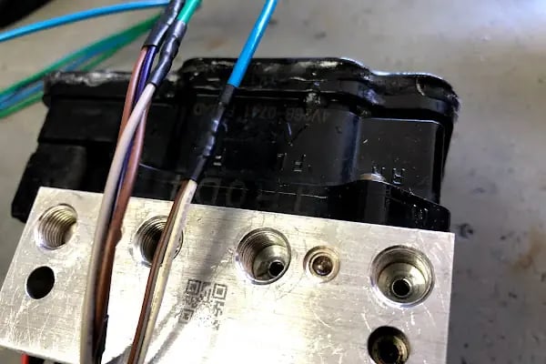 ABS Cİ HAKAN USTA Oto Elektronik Tamir ve Bakım Servisi - Resim 7