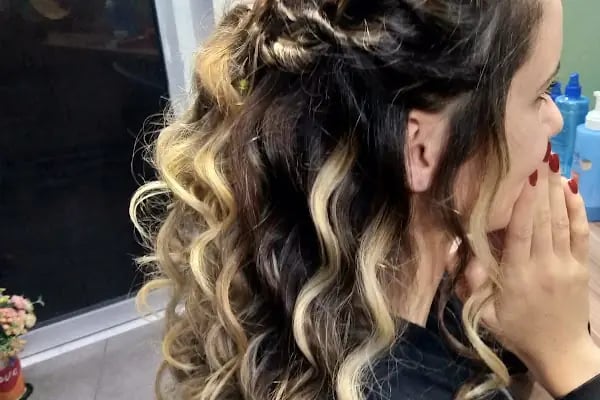Anka Saç Tasarım ve Güzellik Salonu - Resim 11