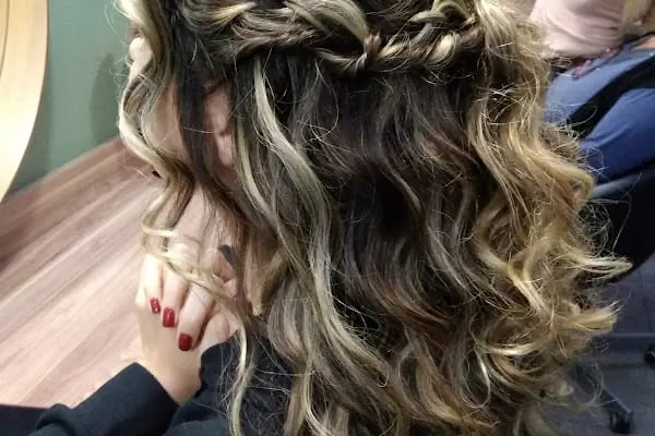 Anka Saç Tasarım ve Güzellik Salonu - Resim 12