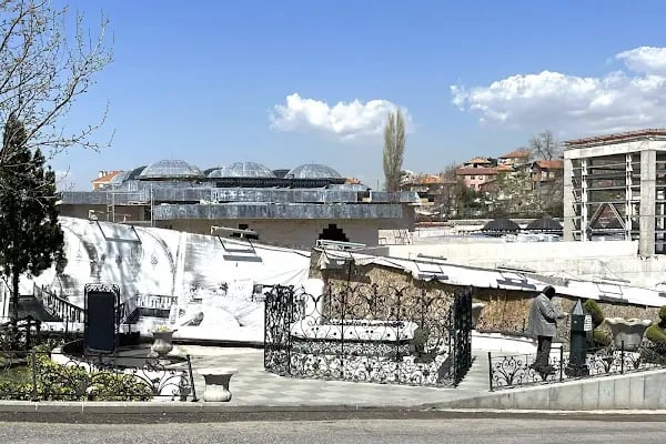 Gül Baba Türbesi - Resim 13
