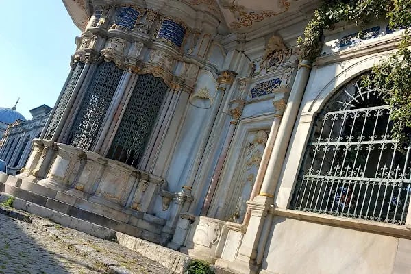 Adile Sultan Türbesi - Resim 5