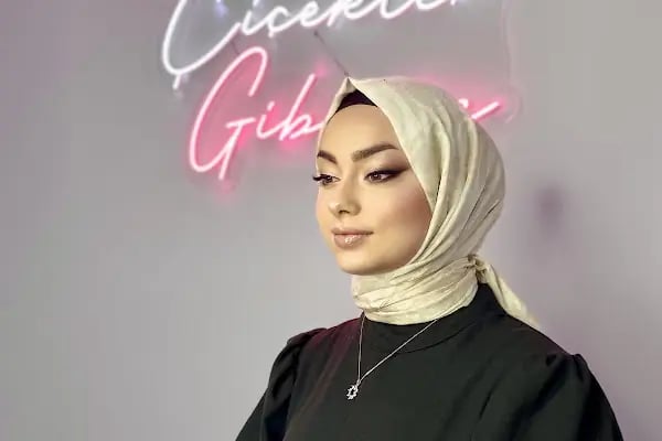 SALOON TUĞBA HAİR&MAKE UP - Resim 3