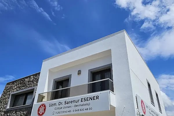 Uzm. Dr. Sarenur Esener, Dermatoloji - Resim 12