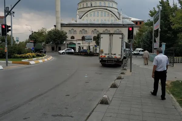 Hz.Ebubekir Camii - Resim 13