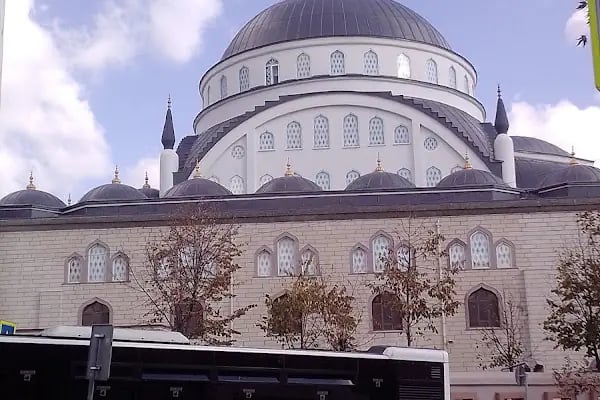 Hz.Ebubekir Camii - Resim 15