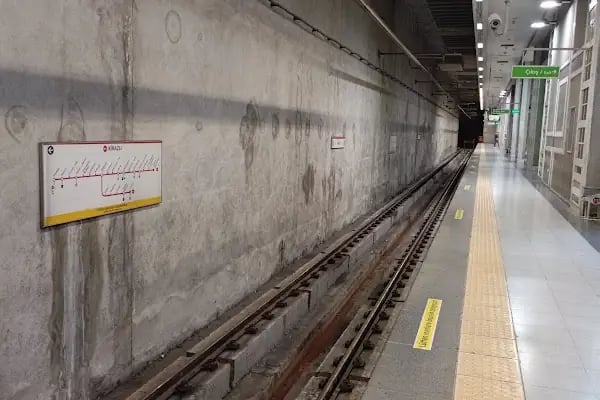 İSPARK Kirazlı Metro Durağı PD Açık Otoparkı - Resim 1