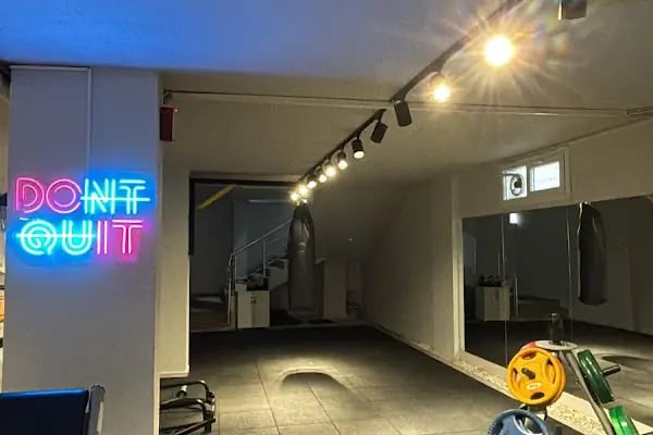 İRON GYM - Resim 4