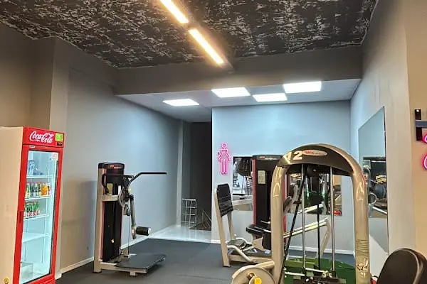 İRON GYM - Resim 5